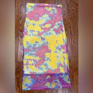 Floral circle trends 
Vibrant High-Low Tie-Dye Skirt